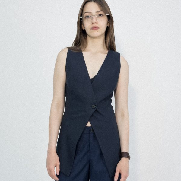 Fitted Sleeveless Waistcoat